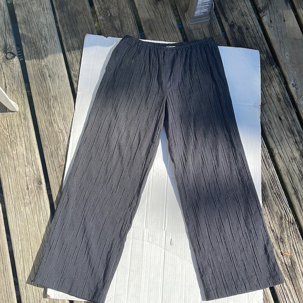Jones New York black/white lightweight pants small